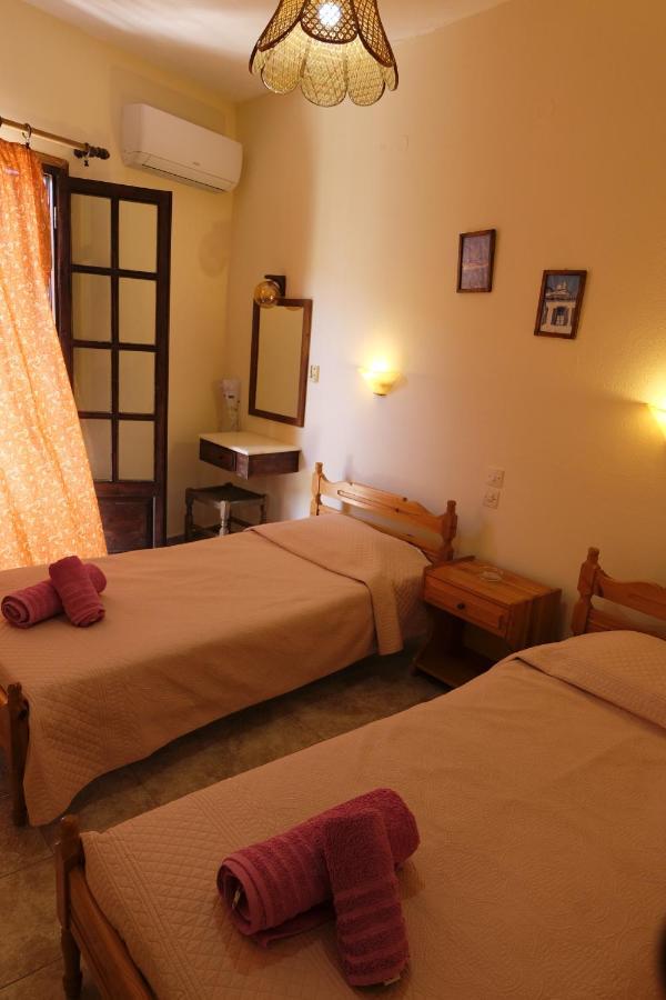 Taxiarchis Apartments Skiathos-Stadt Zimmer foto