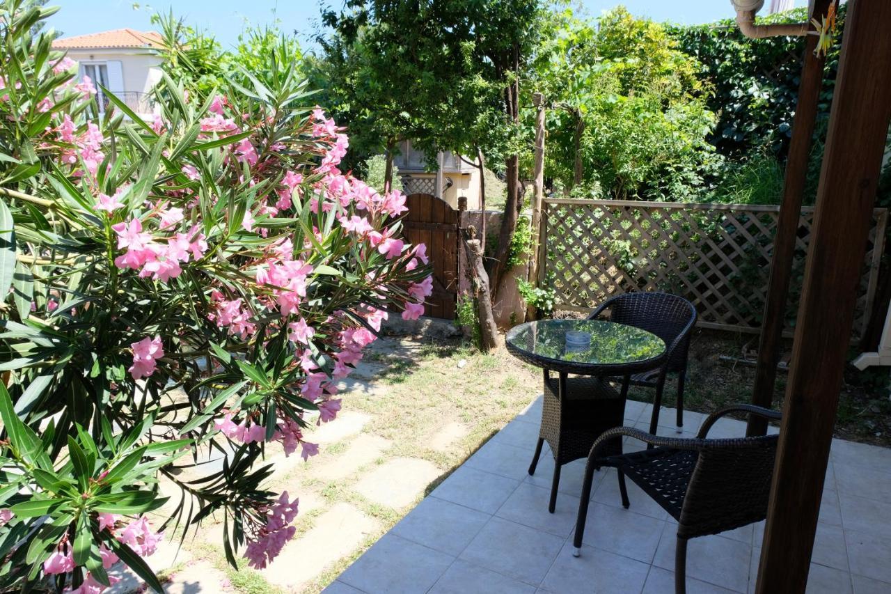 Taxiarchis Apartments Skiathos-Stadt Exterior foto
