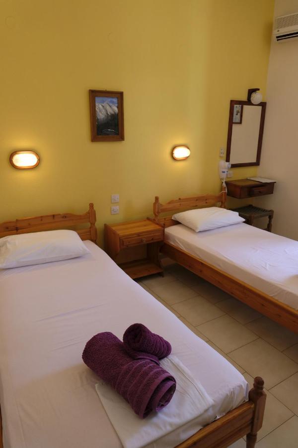 Taxiarchis Apartments Skiathos-Stadt Zimmer foto
